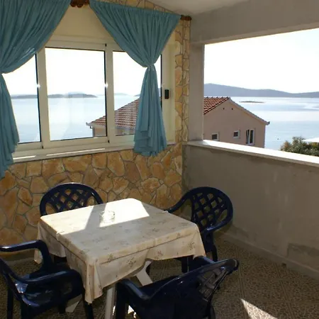 Barry - Sea View And Free Parking